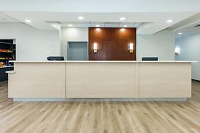 Comfort Suites University Drive