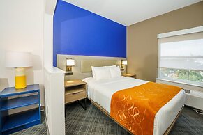 Comfort Suites University Drive