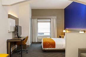 Comfort Suites University Drive