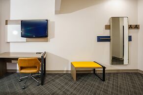 Comfort Suites University Drive