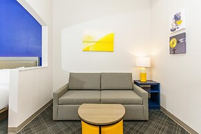 Comfort Suites University Drive