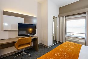 Comfort Suites University Drive