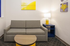 Comfort Suites University Drive