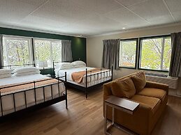 Boulder Twin Lakes Inn