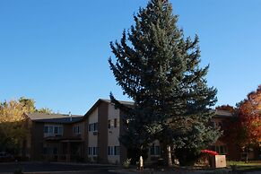 Boulder Twin Lakes Inn