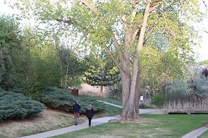 Boulder Twin Lakes Inn