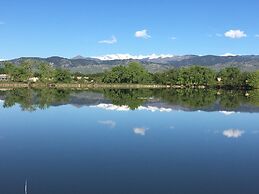 Boulder Twin Lakes Inn
