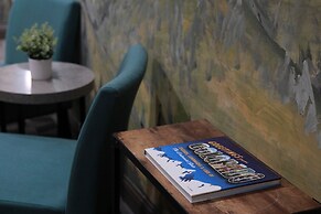 Boulder Twin Lakes Inn