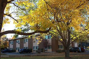 Boulder Twin Lakes Inn