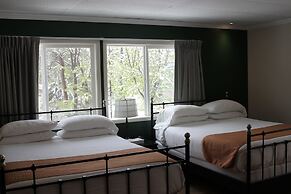 Boulder Twin Lakes Inn