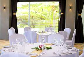 Hilton Fiji Beach Resort and Spa