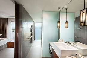 Hilton Fiji Beach Resort and Spa