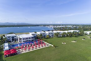 Hilton Fiji Beach Resort and Spa