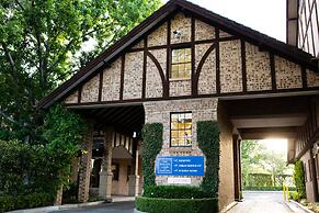 Peppers The Hills Lodge