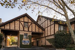 Peppers The Hills Lodge