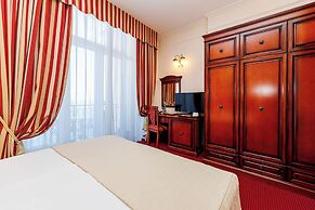 Hotel Savoy