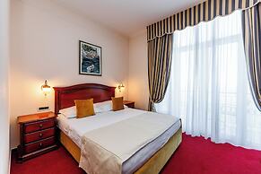 Hotel Savoy