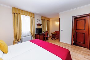 Hotel Savoy