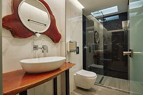 Iniohos Zante Hotel & Suites