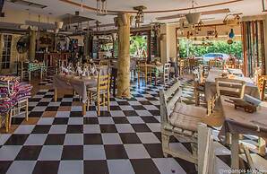 Iniohos Zante Hotel & Suites