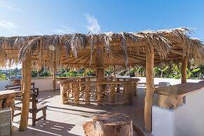 Iniohos Zante Hotel & Suites