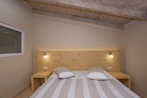 Iniohos Zante Hotel & Suites