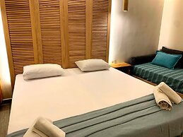 Iniohos Zante Hotel & Suites