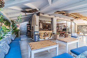 Iniohos Zante Hotel & Suites