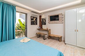 Iniohos Zante Hotel & Suites