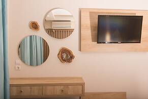 Iniohos Zante Hotel & Suites