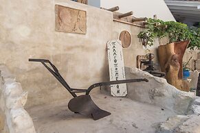 Iniohos Zante Hotel & Suites