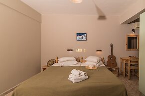 Iniohos Zante Hotel & Suites
