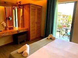 Iniohos Zante Hotel & Suites