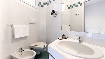 Victoria Palace Hotel