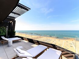 Victoria Palace Hotel