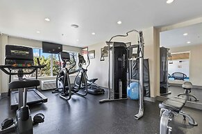 Sandman Hotels & Suites Calgary West