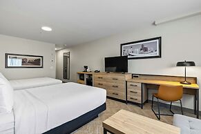 Sandman Hotels & Suites Calgary West