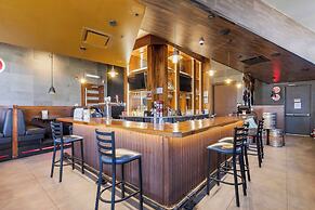 Sandman Hotels & Suites Calgary West