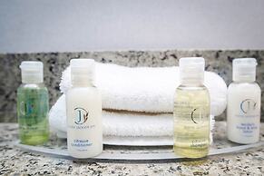 Sandman Hotels & Suites Calgary West