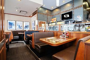 Sandman Hotels & Suites Calgary West