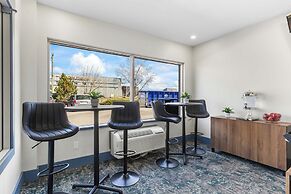 Sandman Hotels & Suites Calgary West