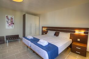 Luna Holiday Complex