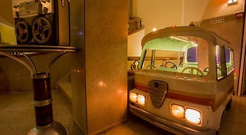 Pão de Açúcar – Vintage Bumper Car Hotel