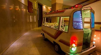 Pão de Açúcar – Vintage Bumper Car Hotel