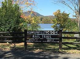 The Central Downtown Inn & Suites