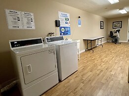 The Central Downtown Inn & Suites