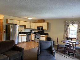 The Central Downtown Inn & Suites