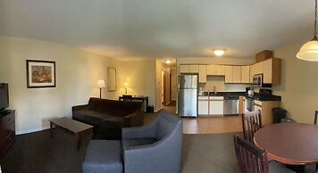 The Central Downtown Inn & Suites