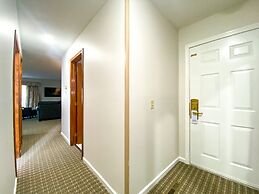 The Central Downtown Inn & Suites