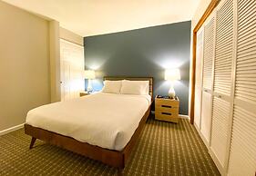 The Central Downtown Inn & Suites